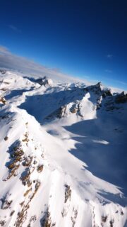 Dancing with the giants 🏔
#fpv #gopro #naturelovers